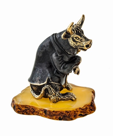 Фигурка из латуни с янтарем Бык с букетом 45х55 мм. арт.1198