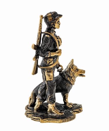 Фигурка из латуни с янтарем Пограничник Большой 50х85мм. арт. 1589