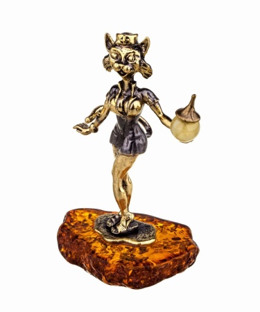 Фигурка из латуни с янтарем Кошка Медсестра Маша 35х60 мм. арт. 931