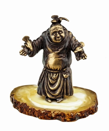 Фигурка из латуни с янтарем Добрый монах 69х69 мм. арт. 325