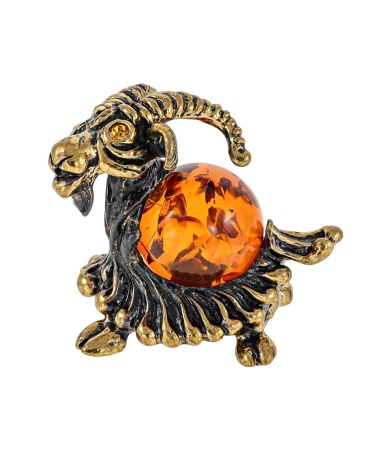 Фигурка из латуни с янтарем Коза-дереза 30х30 мм. арт 485