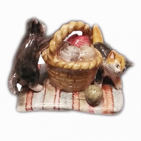 Майолика фигура "Котики с клубком" 5х8см арт.1118202 