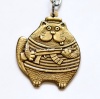 Брелок из латуни Кот с автоматом арт. 1790