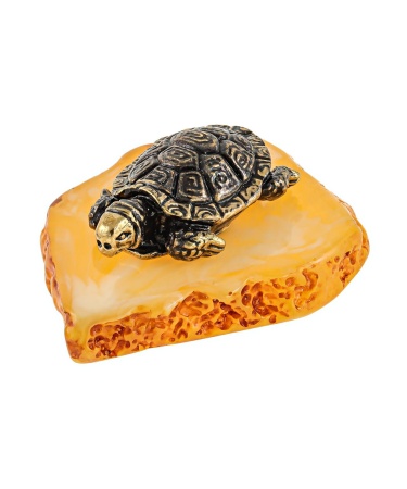 Фигурка из латуни с янтарем Черепаха 36х17 мм. арт. 773 Фигурка из латуни с янтарем Черепаха 36х17 мм. арт. 773