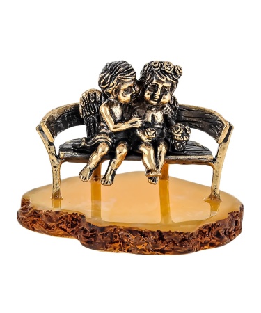Фигурка из латуни с янтарем Ангелочки на скамейке с Корзинкой цветов маленькие 55х45 мм. арт. 1676