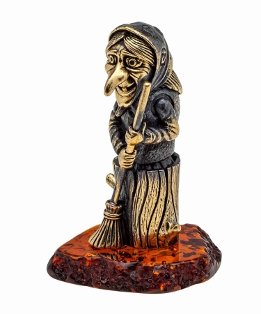 Фигурка из латуни с янтарем Баба Яга 45х63 мм. арт. 1104
