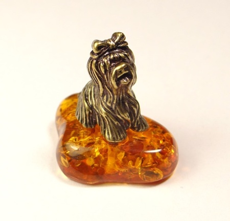 Фигурка из латуни с янтарем терьер малый арт. 470
