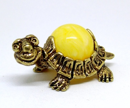 Фигурка из латуни с янтарем Черепашка (белая) арт. 135-1